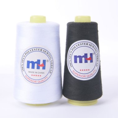 detail-of-100%%-polyester-sewing-thread