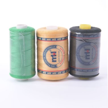 detail-of-100%%-polyester-sewing-thread-small-spool (1)